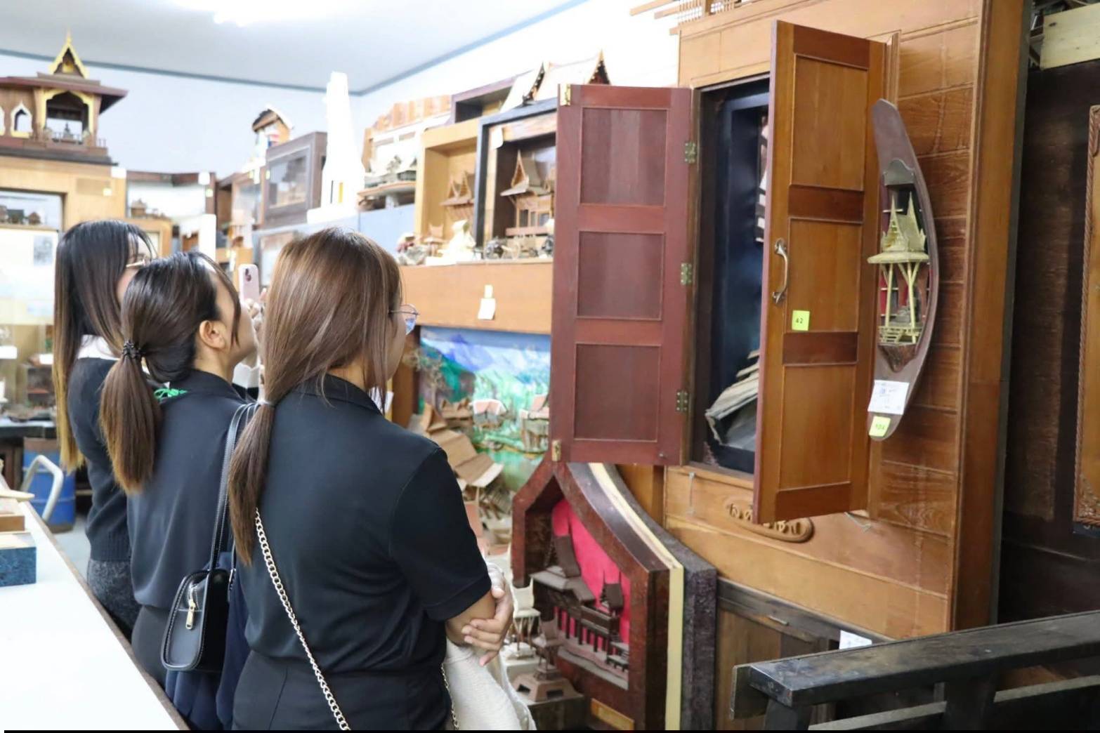 title - ผู้อำนวยการกลุ่มฝึกอบรมและการพัฒนาผลิตภัณฑ์ (ศพส.) ได้รับเชิญเป็นผู้บรรยายพิเศษ  ให้แก่ ข้าราชการใหม่ รุ่นที่ 10 หลักสูตร ต้นกล้าข้าราชการ ประจำปีงบประมาณ พ.ศ. 2569 ณ ห้องประชุมอาคาร 100 ปี ศูนย์ส่งเสริมและพัฒนาอาชีพเสริมนอกภาคการเกษตร